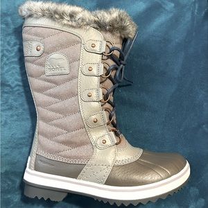 Sorel Tofino II Waterproof Boot in Kettle/Dusk. Women's Size 7.5.